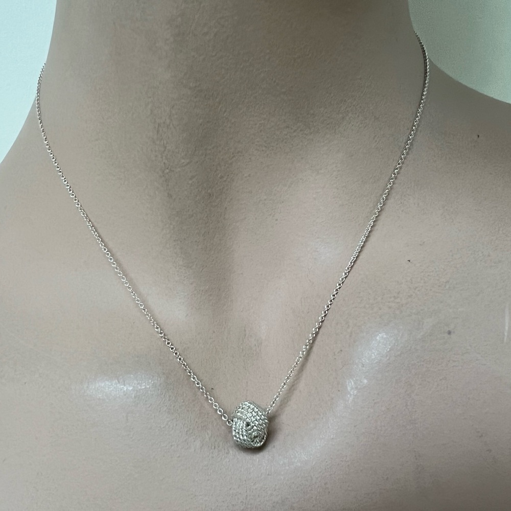 🔴Authentic TIFFANY & CO VINTAGE Sterling Silver Twisted Knot Pendent Necklace🔴 - Picture 3 of 9